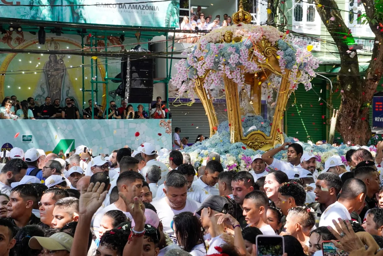 Homenagem em frente ao Banco da Amazônia. Foto: Reprodução