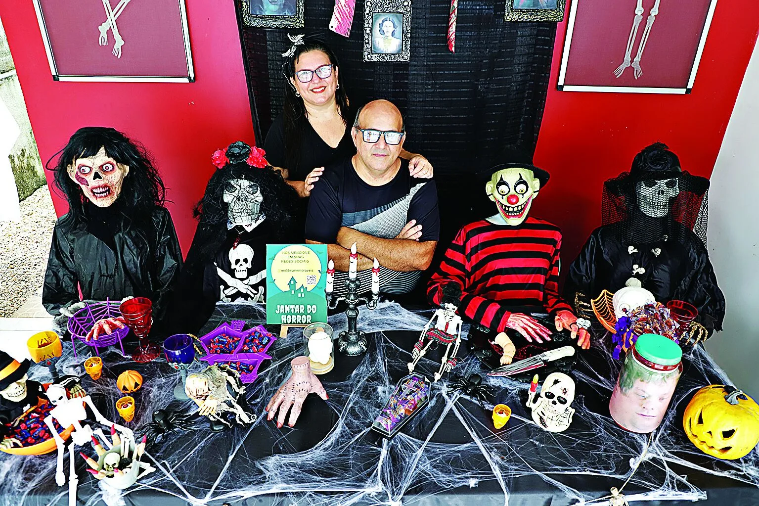 Camila e Lucas enfeitam a casa com figuras do Halloween desde 2014, chamando a atenção da vizinhança

Foto: Mauro Ângelo/ Diário do Pará.