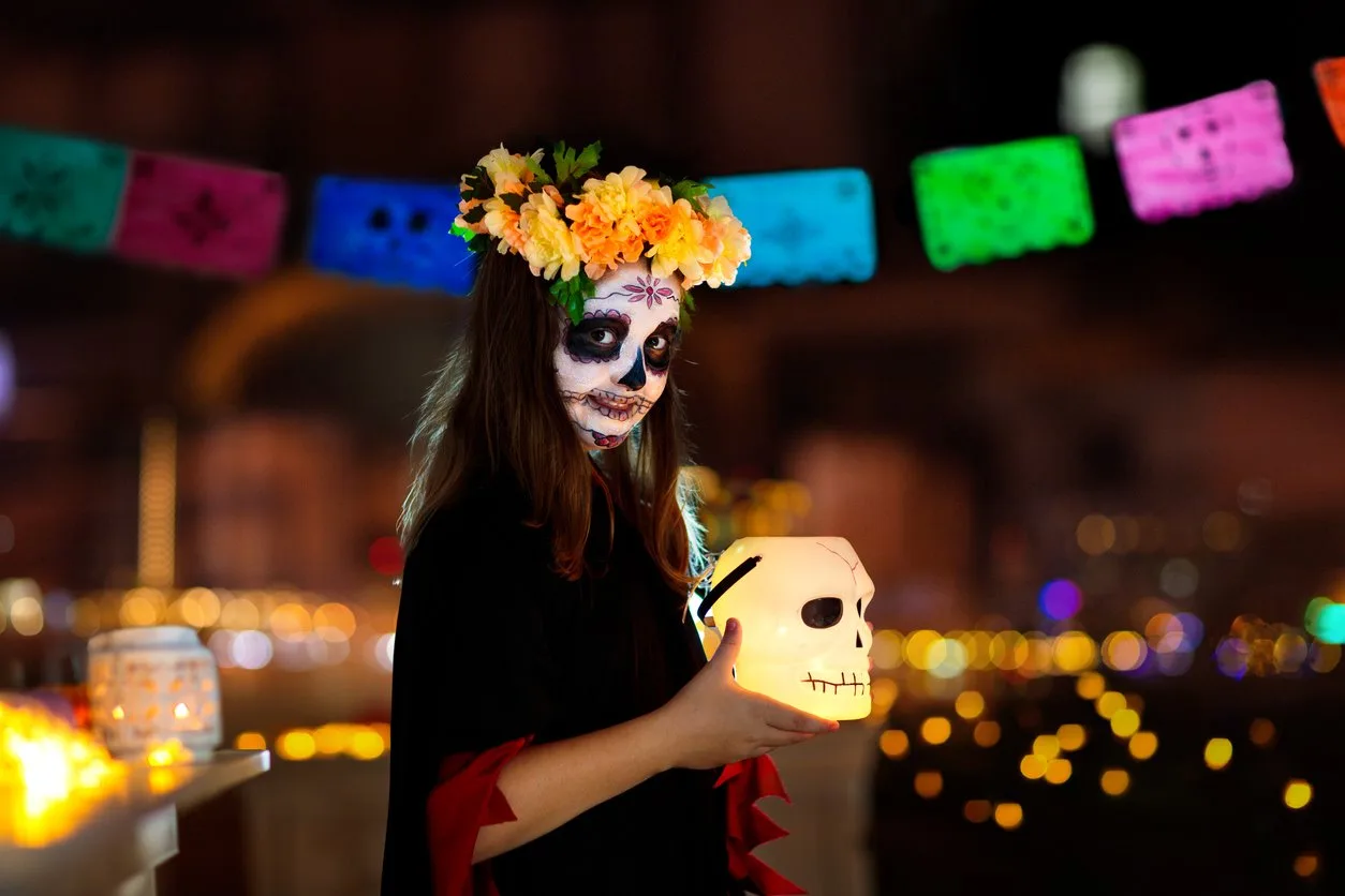 Menina vestida de Catrina. Fotos: Divulgação