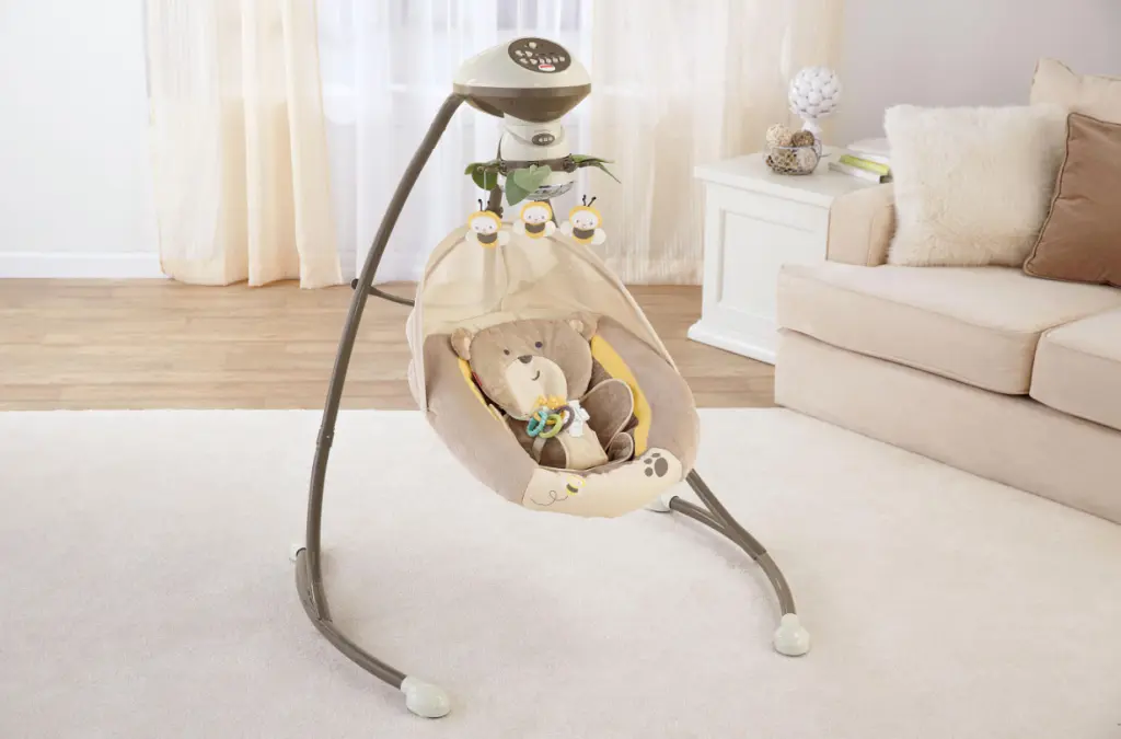 O Snuga Swing é um balanço infantil com movimento automático na vertical e na horizontal que abrange 21 modelos de cores ou acessórios diferentes (veja a lista abaixo).