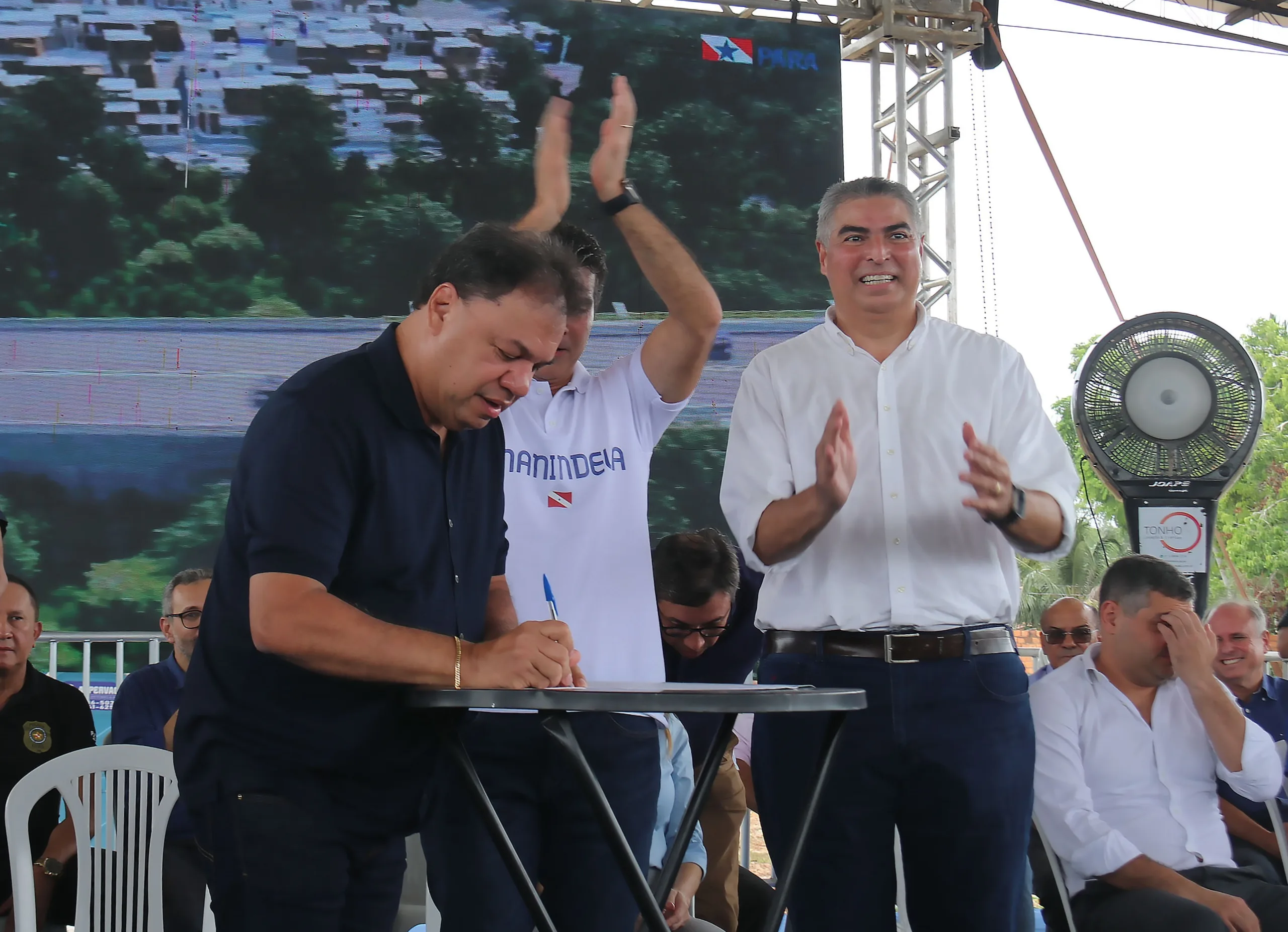 O presidente da Alepa, deputado Chicão (MDB) participou da assinatura da Ordem de Serviço da Ponte sobre o Rio Maguari.
Foto/Divulgação