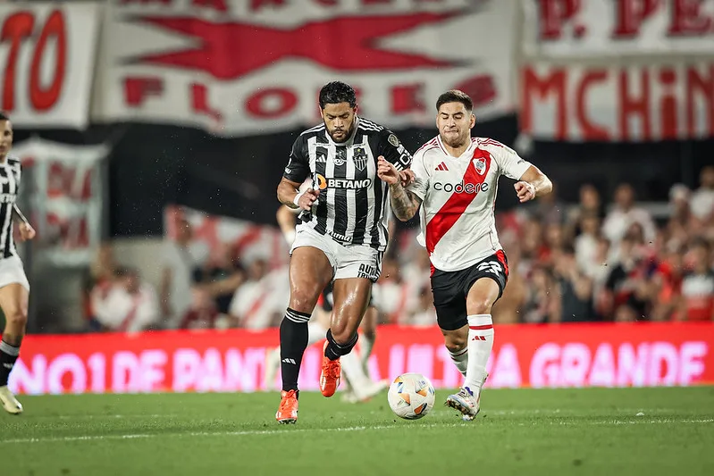 O Galo segurou o River na Argentina. Fotos: Pedro Souza / Atlético