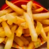 Rede de lanchonete fast food oferece batata frita a quem provar que votou