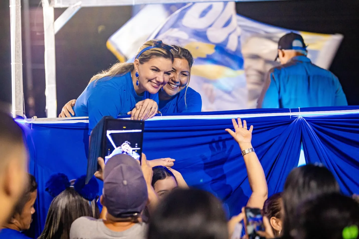 A prefeita de Benevides Luziane Solon (MDB) foi reeleita com uma votação expressiva neste domingo, 6.