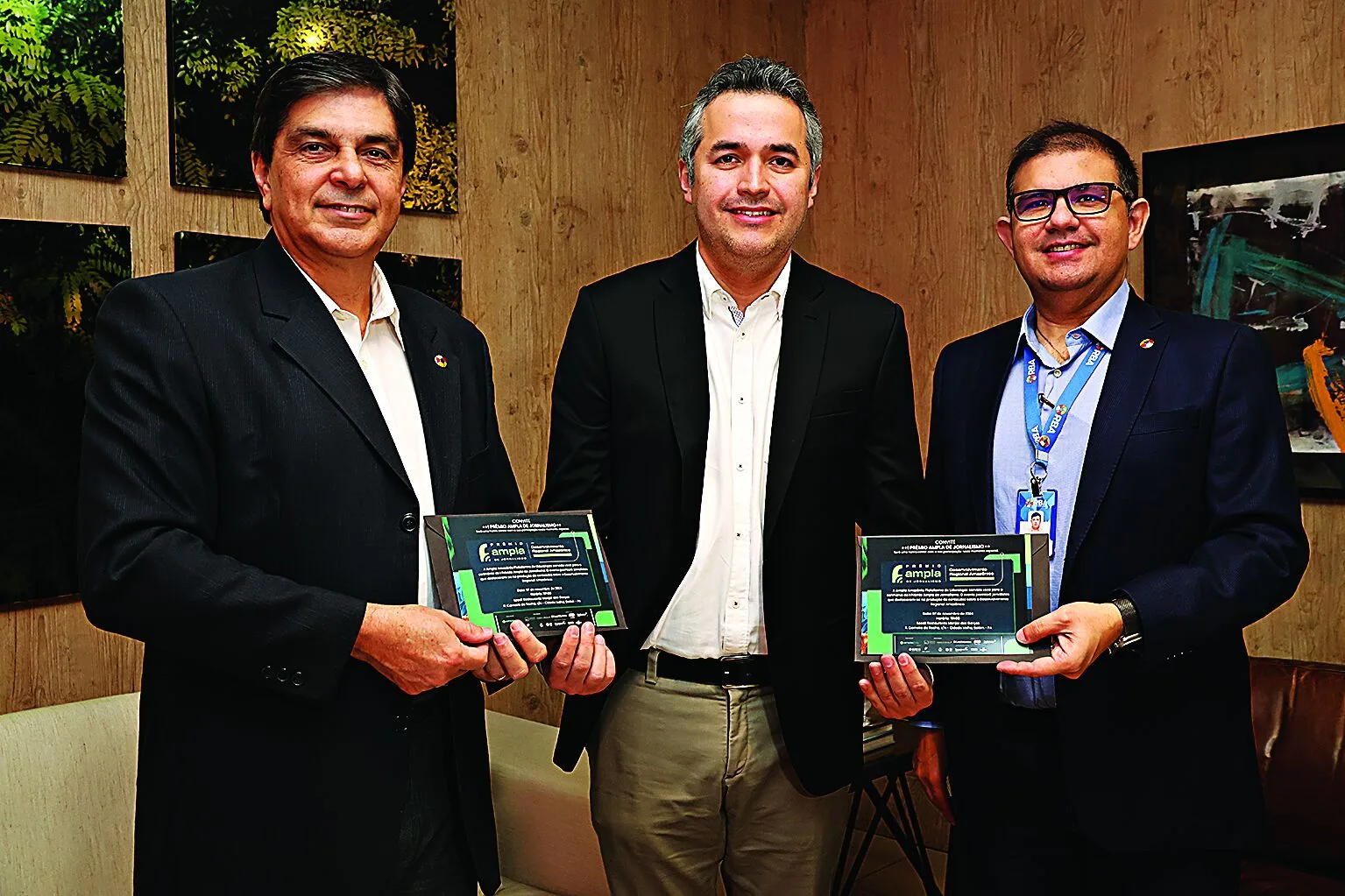 O presidente do grupo RBA, Camilo Centeno e o diretor comercial, Nilton Lobato, receberam os convites do advogado e cofundador da Ampla, Eduardo Brasil.