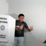 O candidato à prefeitura de Belém, Éder Mauro (PL), chegou para votar na manhã deste domingo (06), em uma escola localizada no bairro da Marambaia, em Belém.