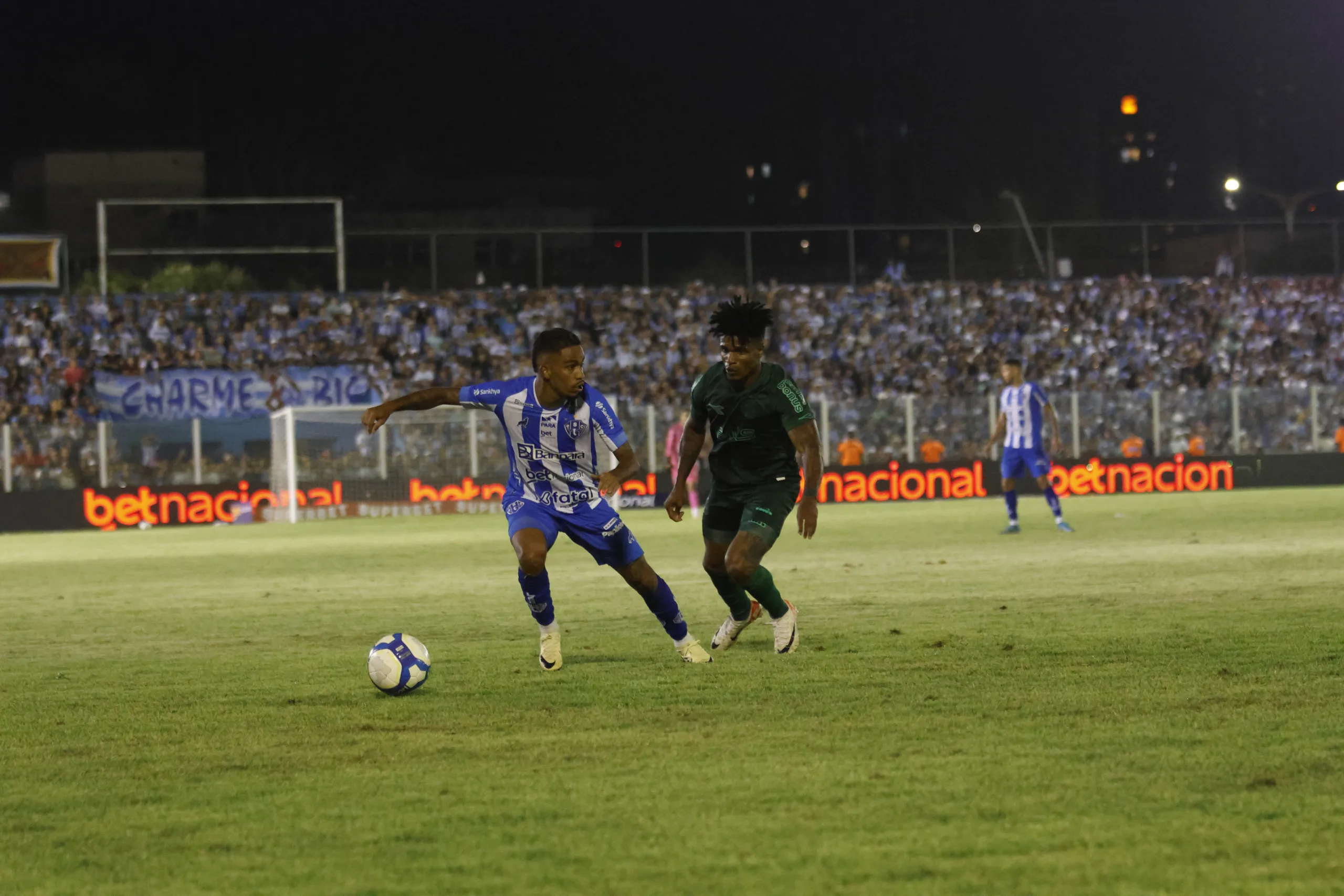 A virada sobre o Coritiba deixou o Papão confiante em se livrar de vez do risco de queda - Foto: Mauro Ângelo/ Diário do Pará.