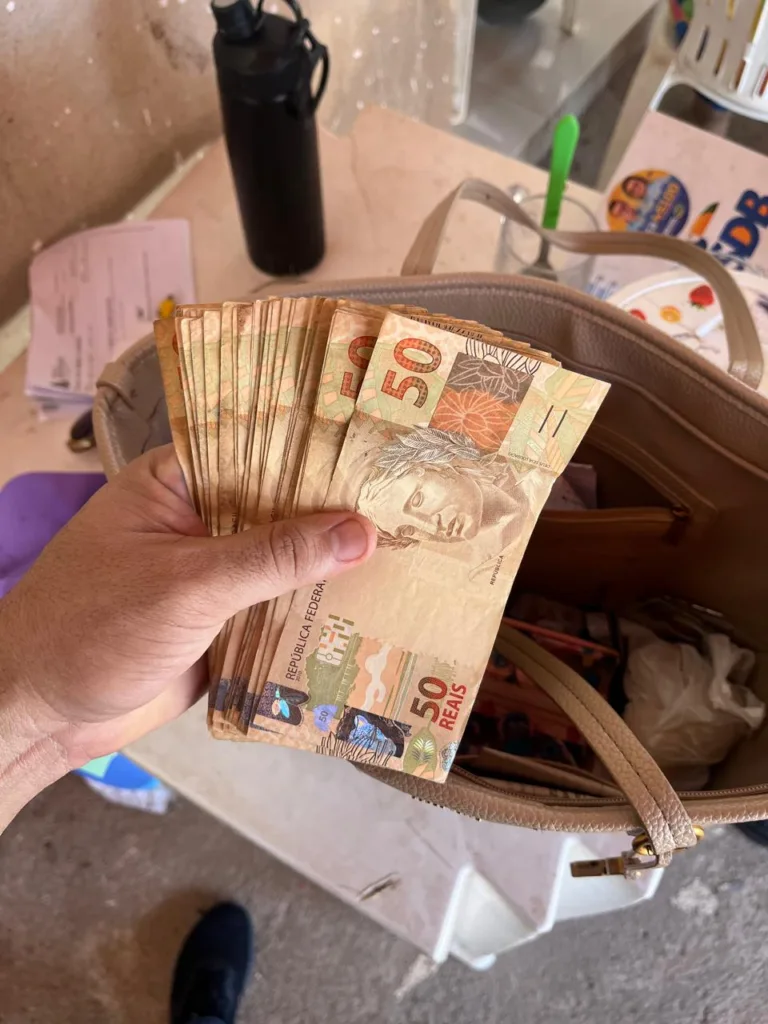 Falar sobre salário ainda é um desafio para muitos profissionais, especialmente durante um processo seletivo.