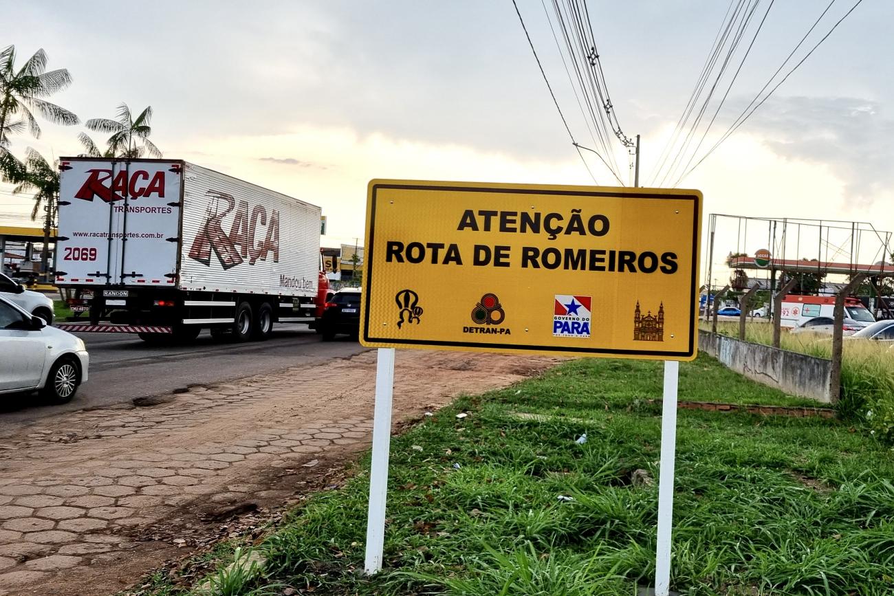 A sinalização segue o padrão de placas de trânsito de advertência, de acordo com o Código de Trânsito Brasileiro (CTB). Foto: Divulgação