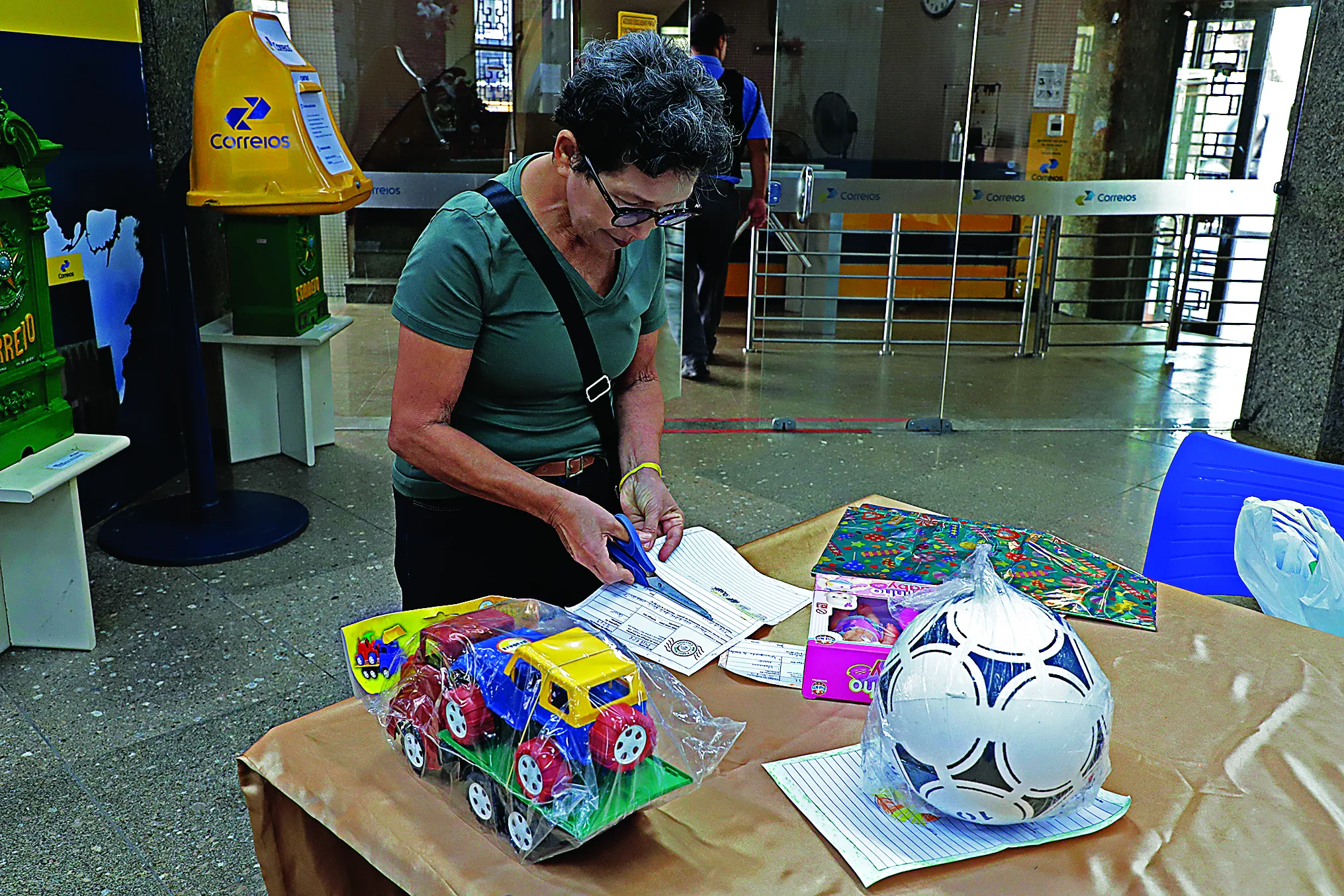 Heliana Pinto participa da campanha Papai Noel dos Correios há vários anos
FOTO: MAURO ÂNGELO