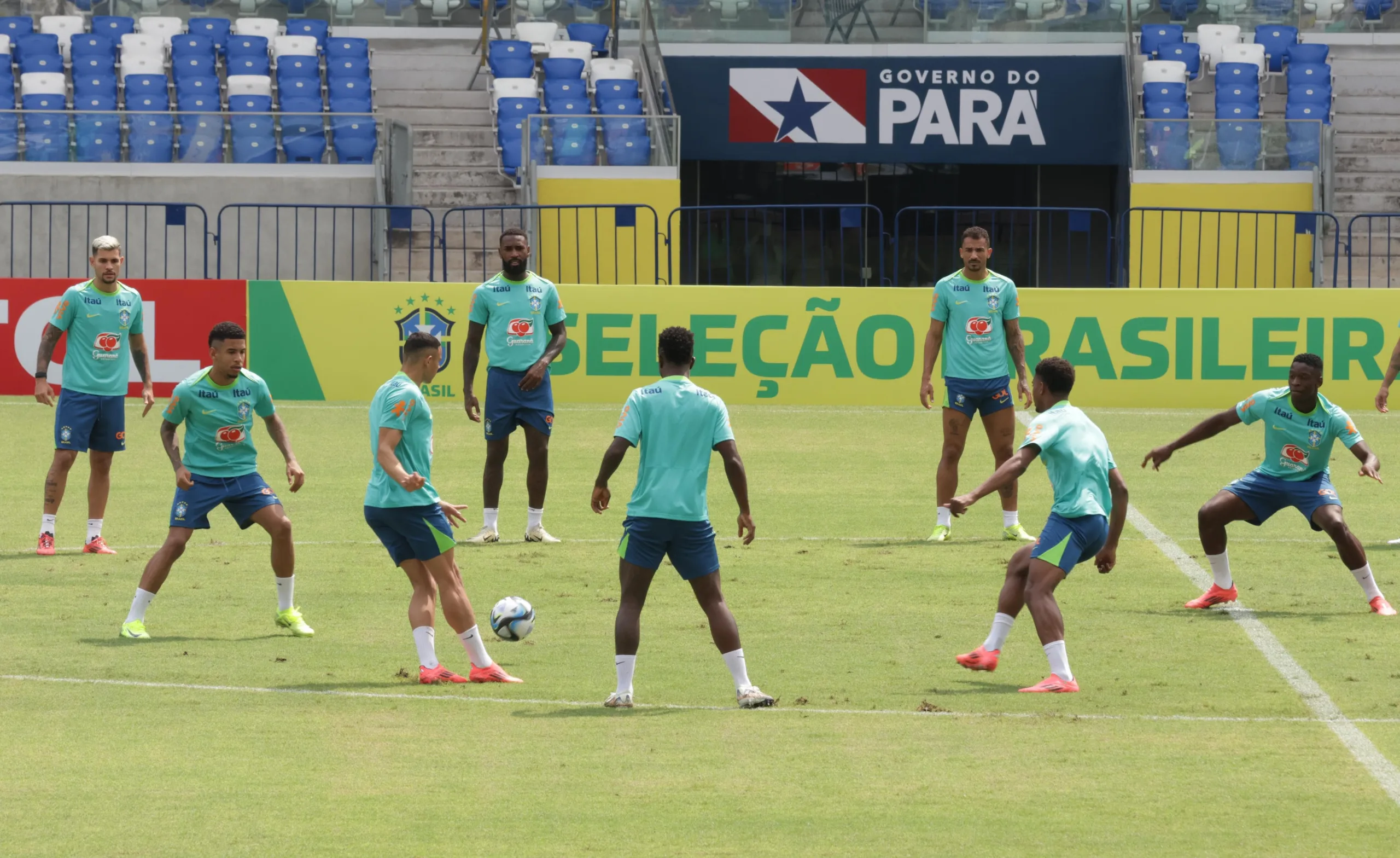 A seleção participa de seu último treino em Belém