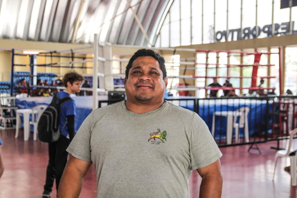 Reinaldo Costa é professor de artes marciais na Usipaz Cabanagem em Belém, e está orgulhoso do trabalho que tem feito