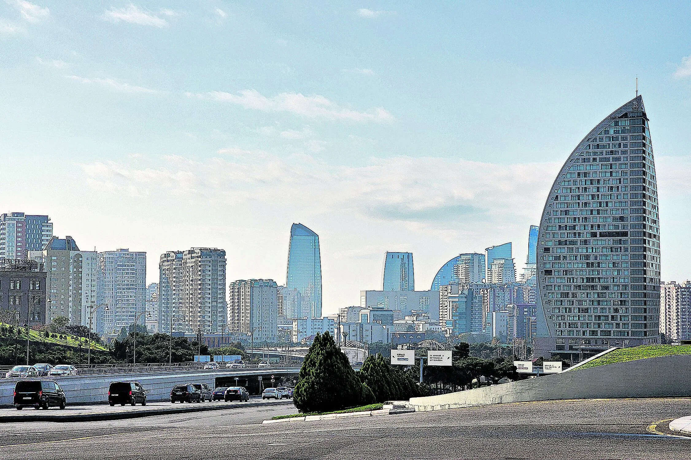 Baku, Azerbaijão. Cidades. Vista da cidade de Baku. 10/11/2024. Foto: Cintia Magno/Diário do Pará