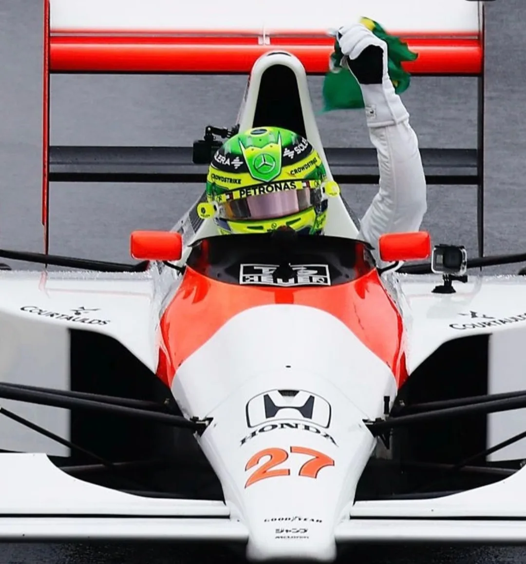 Lewis Hamilton pilota McLaren de Senna em Interlagos