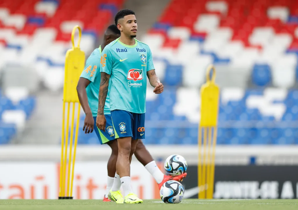 Savinho durante o primeiro treino da Seleção Brasileira no Mangueirão para enfrentar a Venezuela
Créditos: Rafael Ribeiro/CBF