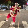 Conheça a profissão de Papai Noel: a preparação, os desafios e as interações que tornam essa figura mágica essencial no Natal, encantando crianças e adultos.