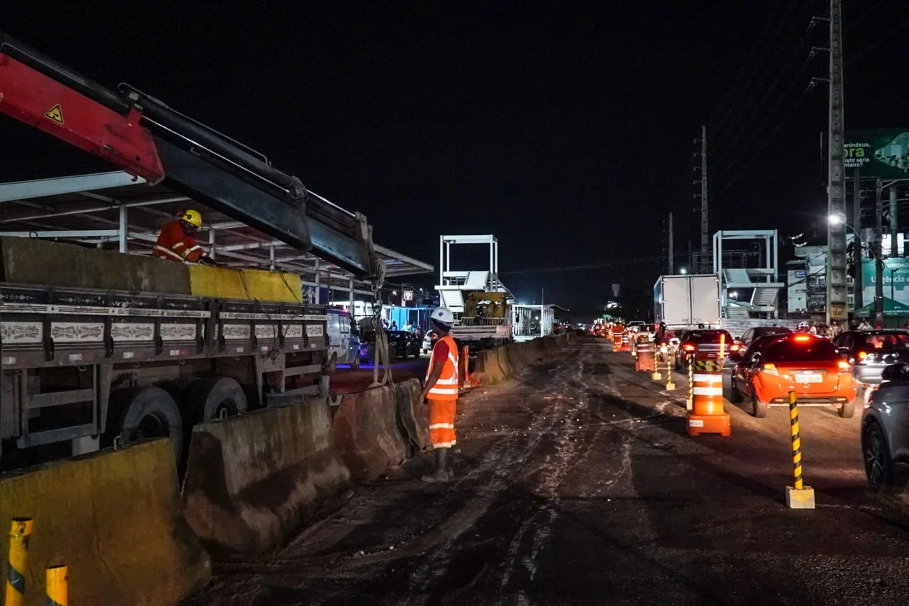 Atividades de remoção de passarela na BR-316: Interrupção provisória no trânsito para instalação da nova estrutura do BRT Metropolitano.