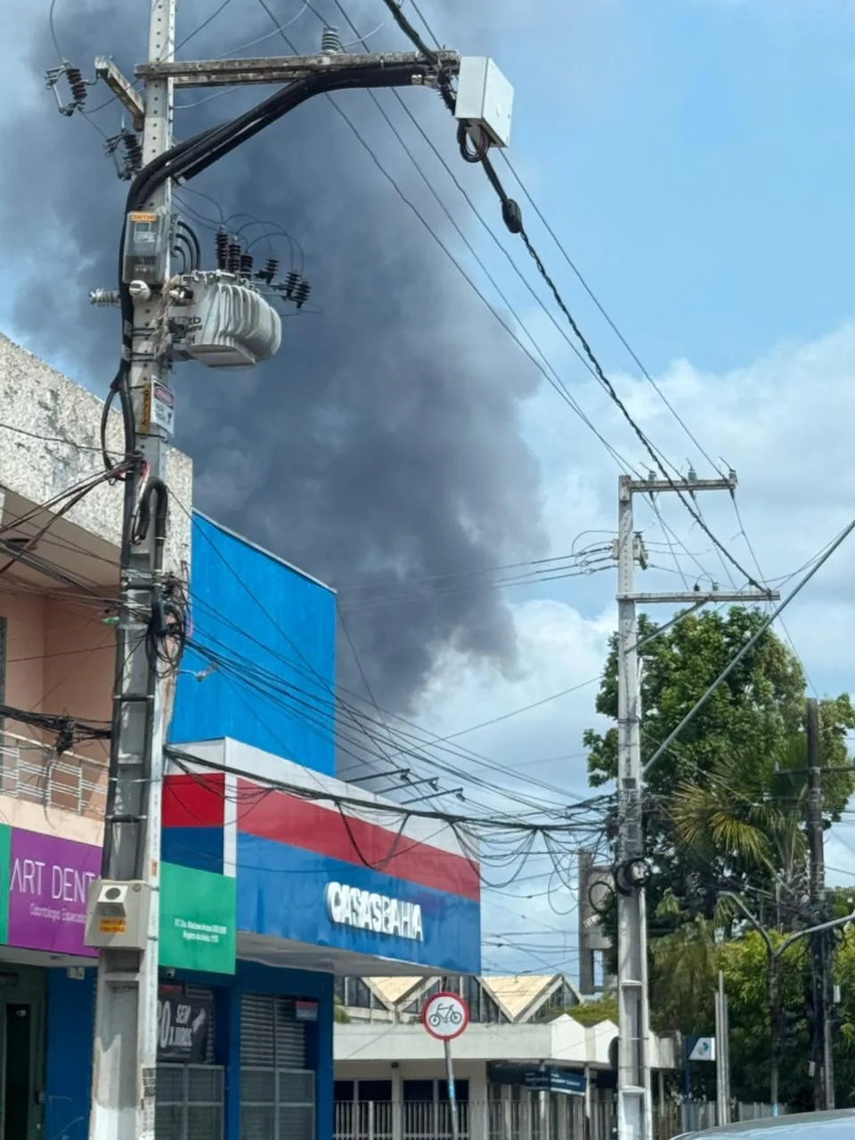 Incêndio atinge empresa no bairro do Barreiro, em Belém