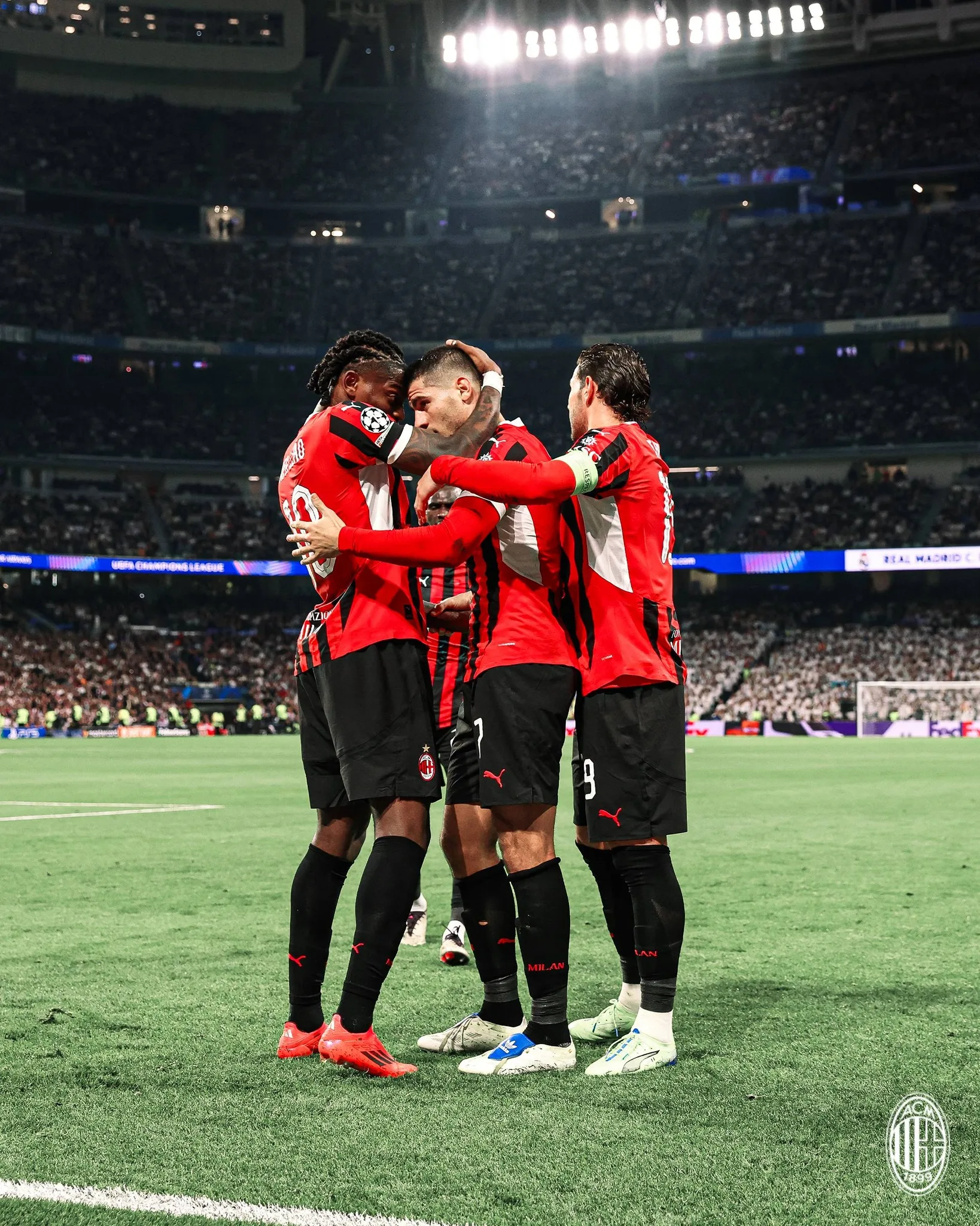 O Milan não se amedrontou diante de um Santiago Bernabéu lotado, se impôs e venceu o Real Madrid por 3 a 1, nesta terça-feira (5), em jogo válido pela quarta rodada da Champions League.