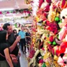 Com o movimento intenso de consumidores pelas ruas do Centro Comercial de Belém, na sexta-feira (22), lojistas e ambulantes estão animados para as vendas neste período de fim de ano.