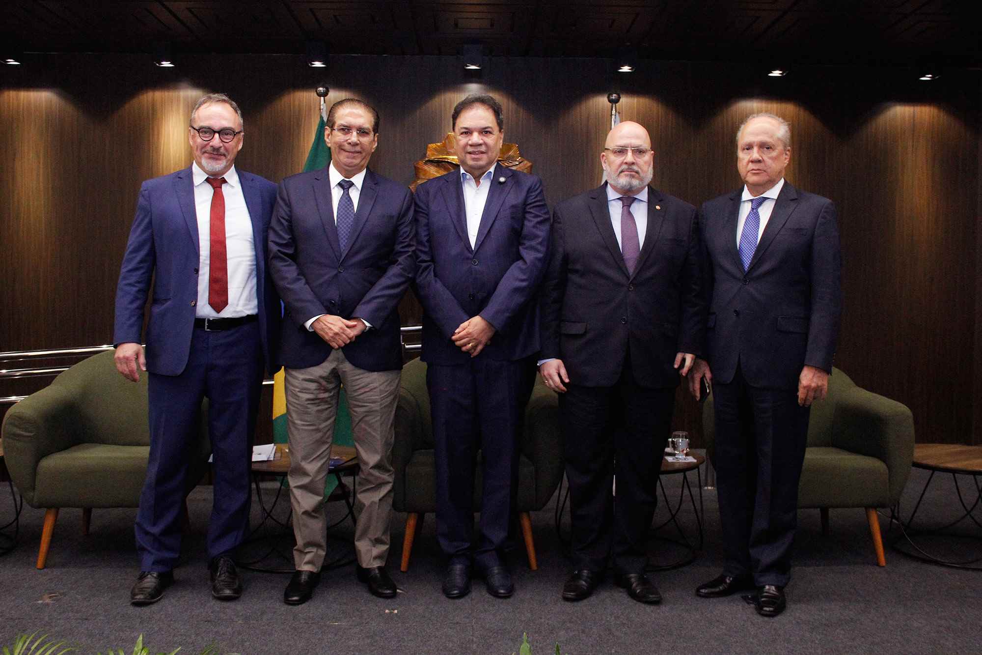 A iniciativa conjunta do presidente da Assembleia Legislativa (Alepa), deputado Chicão (MDB), e do senador Jader Barbalho (MDB), apresentou ao público palestras voltadas para o desenvolvimento sustentável,