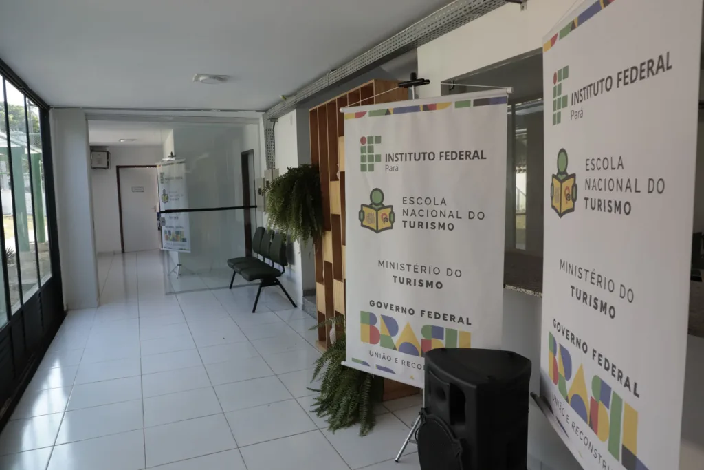 Descubra a primeira Escola Nacional de Turismo do Brasil, inaugurada pelo ministro do Turismo, Celso Sabino, no Campus Belém do IFPA.