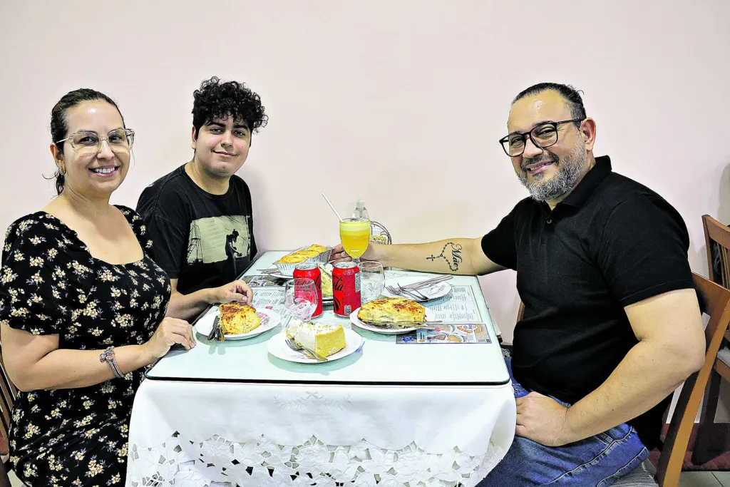 Clientes aprovam os cardápios. Foto: Ricardo Amanajás / Diario do Pará.