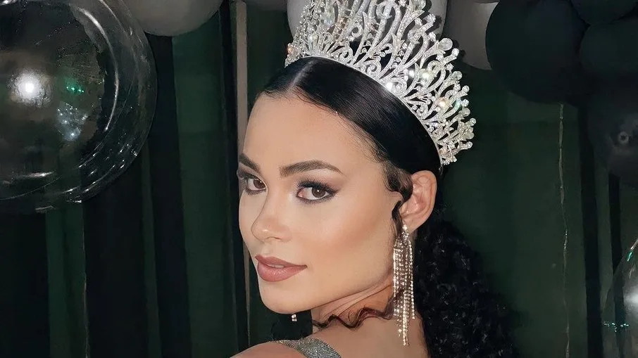 

Diário do Nordeste
Brasileira representante no Miss Mundo é desclassificada por ser mãe - País - Diário do Nordeste
Vendi até sopa”, diz miss que perdeu título por ser mãe e não recebeu todo  dinheiro investido – JURUÁ COMUNICAÇÃO

juruá comunicação
Vendi até sopa”, diz miss que perdeu título por ser mãe e não recebeu todo dinheiro investido – JURUÁ COMUNICAÇÃO
Miss Acre Mundo 2023 perde título por ser mãe | Enfoco - O seu site de  notícias

Enfoco
Miss Acre Mundo 2023 perde título por ser mãe | Enfoco - O seu site de notícias
Em lágrimas, Miss Acre desabafa após perder título e ser afastada do Miss  Brasil por ser mãe - Ponta Negra News

Ponta Negra News
Em lágrimas, Miss Acre desabafa após perder título e ser afastada do Miss Brasil por ser mãe - Ponta Negra News
Miss Mundo: Representante do Acre perde vaga por ser mãe

Portal da Capital AM
Miss Mundo: Representante do Acre perde vaga por ser mãe
Carla Cristina, eleita Miss Acre Mundo 2023, perdeu o título e foi des... |  TikTok

TikTok
Carla Cristina, eleita Miss Acre Mundo 2023, perdeu o título e foi des... | TikTok
Em Tempo Notícias | O portal de notícias de Turismo e Negócios de Alagoas

Em Tempo Notícias | O portal de notícias de Turismo e Negócios de Alagoas
Em Tempo Notícias | O portal de notícias de Turismo e Negócios de Alagoas
Representante no Miss Mundo é desclassificada por ser mãe - Correio de  Carajás

Correio de Carajás
Representante no Miss Mundo é desclassificada por ser mãe - Correio de Carajás
Miss Acre perde título e é desclassificada de concurso por ser mãe #Shorts  - YouTube

YouTube
Miss Acre perde título e é desclassificada de concurso por ser mãe #Shorts - YouTube
Segunda colocada assumirá vaga de miss eliminada de concurso por ser mãe –  JURUÁ COMUNICAÇÃO

juruá comunicação
Segunda colocada assumirá vaga de miss eliminada de concurso por ser mãe – JURUÁ COMUNICAÇÃO
Miss Acre perde título e é desclassificada do Miss Brasil Mundo por ser mãe

Terra
Miss Acre perde título e é desclassificada do Miss Brasil Mundo por ser mãe
Miss Mundo Brasil é desclassificada do concurso por ser mãe | Guarulhos Hoje

Guarulhos Hoje
Miss Mundo Brasil é desclassificada do concurso por ser mãe | Guarulhos Hoje
Miss Acre é desclassificada do Miss Mundo por ser mãe

O Antagonista
Miss Acre é desclassificada do Miss Mundo por ser mãe
Vendi até sopa”, diz miss que perdeu título por ser mãe e não recebeu todo  dinheiro investido – JURUÁ COMUNICAÇÃO

juruá comunicação
Vendi até sopa”, diz miss que perdeu título por ser mãe e não recebeu todo dinheiro investido – JURUÁ COMUNICAÇÃO
Miss Acre perde título e é desclassificada do Miss Brasil Mundo por ser mãe

Terra
Miss Acre perde título e é desclassificada do Miss Brasil Mundo por ser mãe
Miss AC paga R$ 5 mil para ir ao Miss Brasil e perde vaga por ser mãe

UOL
Miss AC paga R$ 5 mil para ir ao Miss Brasil e perde vaga por ser mãe
Miss Acre perde faixa três meses antes de concurso nacional por ser mãe -  Rádio Itatiaia

Itatiaia
Miss Acre perde faixa três meses antes de concurso nacional por ser mãe - Rádio Itatiaia
Direito de grávidas, mães e casadas estarem em concursos de beleza avança  na Câmara - O SERINGAL
18 horas atrás

o seringal
Direito de grávidas, mães e casadas estarem em concursos de beleza avança na Câmara - O SERINGAL
Comissão aprova garantia de participação de mães e grávidas em concursos de  beleza - Portal Marcelo Augusto
um dia atrás

Portal Marcelo Augusto
Comissão aprova garantia de participação de mães e grávidas em concursos de beleza - Portal Marcelo Augusto
Carla Cristina, que havia sido eleita Miss Acre Mundo 2023, foi descla... |  TikTok

TikTok
Carla Cristina, que havia sido eleita Miss Acre Mundo 2023, foi descla... | TikTok
Pai e filho morrem após um atirar contra o outro em Mato Grosso - País -  Diário do Nordeste

Diário do Nordeste
Pai e filho morrem após um atirar contra o outro em Mato Grosso - País - Diário do Nordeste
Vendi até sopa”, diz miss que perdeu título por ser mãe e não recebeu todo  dinheiro investido – JURUÁ COMUNICAÇÃO

juruá comunicação
Vendi até sopa”, diz miss que perdeu título por ser mãe e não recebeu todo dinheiro investido – JURUÁ COMUNICAÇÃO
Miss Acre perde título e é desclassificada do Miss Brasil Mundo por ser mãe

Terra
Miss Acre perde título e é desclassificada do Miss Brasil Mundo por ser mãe
Miss Acre perde título e é desclassificada de concurso por ser mãe #Shorts  - YouTube

YouTube
Miss Acre perde título e é desclassificada de concurso por ser mãe #Shorts - YouTube
O fato de ser mãe de uma criança de 1 ano de 8 meses, fez Carla Cristi... |  TikTok

TikTok
O fato de ser mãe de uma criança de 1 ano de 8 meses, fez Carla Cristi... | TikTok
Vendi até sopa”, diz miss que perdeu título por ser mãe e não recebeu todo  dinheiro investido – JURUÁ COMUNICAÇÃO

juruá comunicação
Vendi até sopa”, diz miss que perdeu título por ser mãe e não recebeu todo dinheiro investido – JURUÁ COMUNICAÇÃO
Polêmica no Miss Acre: 2ª colocada é coroada após vencedora perder a vaga  por ser mãe – Página: 2 – Juruá Online – TV Juruá, Juruá 100,9 FM – Sistema  Juruá de Comunicação

Juruá Online
Polêmica no Miss Acre: 2ª colocada é coroada após vencedora perder a vaga por ser mãe – Página: 2 – Juruá Online – TV Juruá, Juruá 100,9 FM – Sistema Juruá de Comunicação
Miss Mundo Acre perde coroa por ser mãe e desabafa na internet | O Tempo

O TEMPO
Miss Mundo Acre perde coroa por ser mãe e desabafa na internet | O Tempo
Vendi até sopa”, diz miss que perdeu título por ser mãe e não recebeu todo  dinheiro investido – JURUÁ COMUNICAÇÃO

juruá comunicação
Vendi até sopa”, diz miss que perdeu título por ser mãe e não recebeu todo dinheiro investido – JURUÁ COMUNICAÇÃO
Modelo cruzeirense Carla Cristina vence o concurso Miss Acre Mundo 2023 e  vai representar o Acre no Miss Brasil -

VOZ DO NORTE
Modelo cruzeirense Carla Cristina vence o concurso Miss Acre Mundo 2023 e vai representar o Acre no Miss Brasil -
Miss Acre cai no choro ao ser desclassificada por motivo inesperado

CARAS Brasil
Miss Acre cai no choro ao ser desclassificada por motivo inesperado
Modelo cruzeirense Carla Cristina vence o concurso Miss Acre Mundo 2023 e  vai representar o Acre no Miss Brasil -

VOZ DO NORTE
Modelo cruzeirense Carla Cristina vence o concurso Miss Acre Mundo 2023 e vai representar o Acre no Miss Brasil -
Miss Acre é eliminada por ser mãe: em que ano estamos?

Terra
Miss Acre é eliminada por ser mãe: em que ano estamos?
Miss Acre perde título por ser mãe e faz desabafo: “Vendi sopa para pagar  taxa”

Portal do Generoso
Miss Acre perde título por ser mãe e faz desabafo: “Vendi sopa para pagar taxa”
Representante do Acre no Miss Mundo perde vaga por ser mãe | Brasil |  Pleno.News

Pleno.News
Representante do Acre no Miss Mundo perde vaga por ser mãe | Brasil | Pleno.News
Acre; Miss perde título por ser mãe e faz desabafo: “Vendi sopa para pagar  taxa”

Mirante da Bocaina
Acre; Miss perde título por ser mãe e faz desabafo: “Vendi sopa para pagar taxa”
Representante do Acre no Miss Mundo perde vaga por ser mãe | Brasil |  Pleno.News

Pleno.News
Representante do Acre no Miss Mundo perde vaga por ser mãe | Brasil | Pleno.News
Em vídeo nas redes sociais, Carla Cristina, a Miss Acre Mundo 2023, de... |  TikTok

TikTok
Em vídeo nas redes sociais, Carla Cristina, a Miss Acre Mundo 2023, de... | TikTok
Miss Acre perde título por ser mãe: 'Vendi sopa para pagar taxa'

Revista Oeste
Miss Acre perde título por ser mãe: 'Vendi sopa para pagar taxa'
Ministra cobra apoio da sociedade para políticas de igualdade racial
um dia atrás

360 FATOS
Ministra cobra apoio da sociedade para políticas de igualdade racial
Representante do Acre no Miss Mundo é desclassificada de concurso por ser  mãe: 'nunca escondi minha filha' - Alagoas 24 Horas: Líder em Notícias  On-line de Alagoas

Alagoas 24 Horas
Representante do Acre no Miss Mundo é desclassificada de concurso por ser mãe: 'nunca escondi minha filha' - Alagoas 24 Horas: Líder em Notícias On-line de Alagoas
Carla Cristina, eleita Miss Acre Mundo 2023, perdeu o título após  “descobrirem” que ela é mãe. A jovem também foi desclassificada do Concurso  Nacional de Beleza (CNB) e não poderá disputar a

Facebook
Carla Cristina, eleita Miss Acre Mundo 2023, perdeu o título após “descobrirem” que ela é mãe. A jovem também foi desclassificada do Concurso Nacional de Beleza (CNB) e não poderá disputar a
Vencedora do Miss Acre tem título retirado por ser mãe: 'Vendi até sopa  para pagar a taxa'

O Globo
Vencedora do Miss Acre tem título retirado por ser mãe: 'Vendi até sopa para pagar a taxa'
Miss Acre Mundo é desclassificada e perde título por ser mãe | Portal AZ
um dia atrás

Portal AZ
Miss Acre Mundo é desclassificada e perde título por ser mãe | Portal AZ
Miss Acre cai no choro ao ser desclassificada por motivo inesperado

CARAS Brasil
Miss Acre cai no choro ao ser desclassificada por motivo inesperado
Vendi até sopa”, diz miss que perdeu título por ser mãe e não recebeu todo  dinheiro investido – JURUÁ COMUNICAÇÃO

juruá comunicação
Vendi até sopa”, diz miss que perdeu título por ser mãe e não recebeu todo dinheiro investido – JURUÁ COMUNICAÇÃO
Miss Acre é eliminada por ser mãe: em que ano estamos?

Terra
Miss Acre é eliminada por ser mãe: em que ano estamos?
Não é só a Miss Acre: por que o Miss Mundo não aceita mães candidatas? -  Ecos da Noticia

Ecos da Notícia
Não é só a Miss Acre: por que o Miss Mundo não aceita mães candidatas? - Ecos da Noticia
Vendi até sopa”, diz miss que perdeu título por ser mãe e não recebeu todo  dinheiro investido – JURUÁ COMUNICAÇÃO

juruá comunicação
Vendi até sopa”, diz miss que perdeu título por ser mãe e não recebeu todo dinheiro investido – JURUÁ COMUNICAÇÃO
Modelo cruzeirense Carla Cristina vence o concurso Miss Acre Mundo 2023 e  vai representar o Acre no Miss Brasil -

VOZ DO NORTE
Modelo cruzeirense Carla Cristina vence o concurso Miss Acre Mundo 2023 e vai representar o Acre no Miss Brasil -
Caso da Jovem Cruzeirense que Perdeu o Título de 'Miss Mundo Acre' é  Destaque nos Principais Sites de Notícias do País – JURUÁ COMUNICAÇÃO

juruá comunicação
Caso da Jovem Cruzeirense que Perdeu o Título de 'Miss Mundo Acre' é Destaque nos Principais Sites de Notícias do País – JURUÁ COMUNICAÇÃO
Projeto garante a participação de mães e grávidas em concursos de beleza -  Notícias - Portal da Câmara dos Deputados

Câmara dos Deputados
Projeto garante a participação de mães e grávidas em concursos de beleza - Notícias - Portal da Câmara dos Deputados
Miss Acre perde título por ser mãe e faz desabafo: “Vendi sopa para pagar  taxa“ | CNN Brasil

CNN Brasil
Miss Acre perde título por ser mãe e faz desabafo: “Vendi sopa para pagar taxa“ | CNN Brasil
Direito de grávidas, mães e casadas estarem em concursos de beleza avança  na Câmara - AmazoniaPress
11 horas atrás

AmazoniaPress
Direito de grávidas, mães e casadas estarem em concursos de beleza avança na Câmara - AmazoniaPress
Miss Acre perde faixa três meses antes de concurso nacional por ser mãe -  Rádio Itatiaia

Itatiaia
Miss Acre perde faixa três meses antes de concurso nacional por ser mãe - Rádio Itatiaia
Não temos nada contra mães, seguimos regras”, diz concurso após Miss Acre  ser desclassificada – JURUÁ COMUNICAÇÃO

juruá comunicação
Não temos nada contra mães, seguimos regras”, diz concurso após Miss Acre ser desclassificada – JURUÁ COMUNICAÇÃO
Miss acre perde titulo por ser mãe #missacre #missuniverse #miss #acre |  TikTok

TikTok
Miss acre perde titulo por ser mãe #missacre #missuniverse #miss #acre | TikTok
Não temos nada contra mães, seguimos regras”, diz concurso após Miss Acre  ser desclassificada – JURUÁ COMUNICAÇÃO

juruá comunicação
Não temos nada contra mães, seguimos regras”, diz concurso após Miss Acre ser desclassificada – JURUÁ COMUNICAÇÃO
O restante dos resultados pode não ser o que você procura. Conferir mais mesmo assim

iG Delas




Miss Acre perde título por ser mãe: 'Vendi até sopa para pagar a taxa'

Miss Acre perde título por ser mãe: 'Vendi até sopa para pagar a taxa'