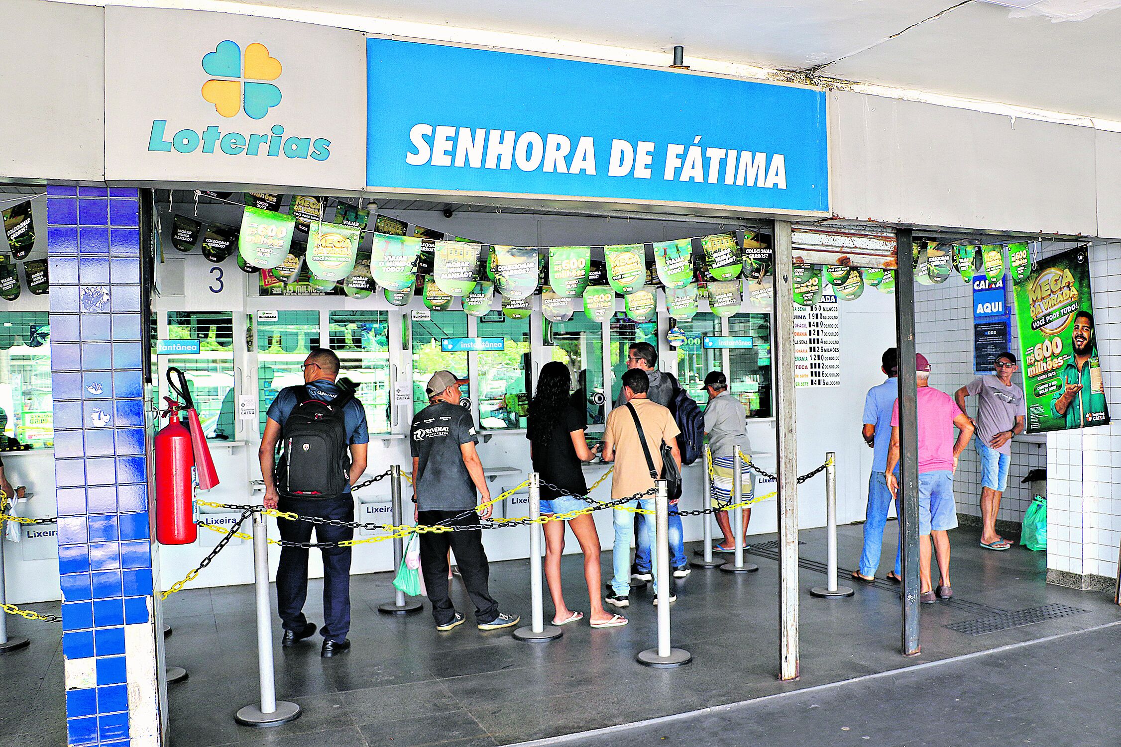 Confira os números sorteados do concurso 5984 da Loteria Federal e aprenda como jogar e resgatar prêmios. Participe e contribua para causas sociais!