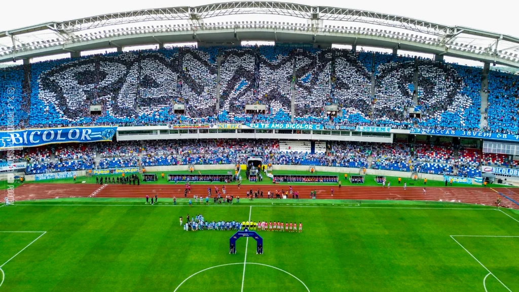 Torcida bicolor deu apoio incondicional ao time e foi muito importante na luta contra a degola - Foto: Márcio Melo/PSC