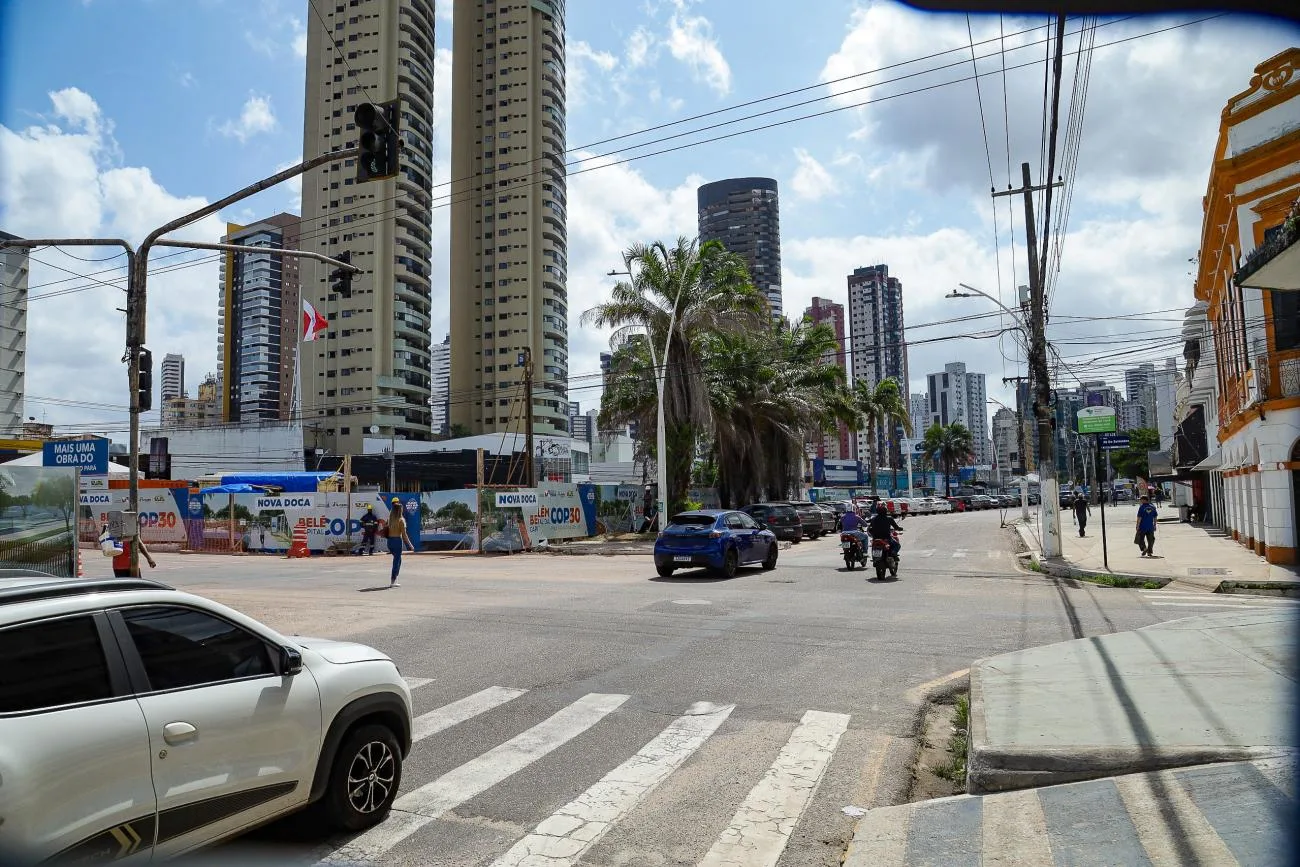 Intervenção parcial no trânsito da Avenida Visconde de Souza Franco para serviço de saneamento. Saiba mais!