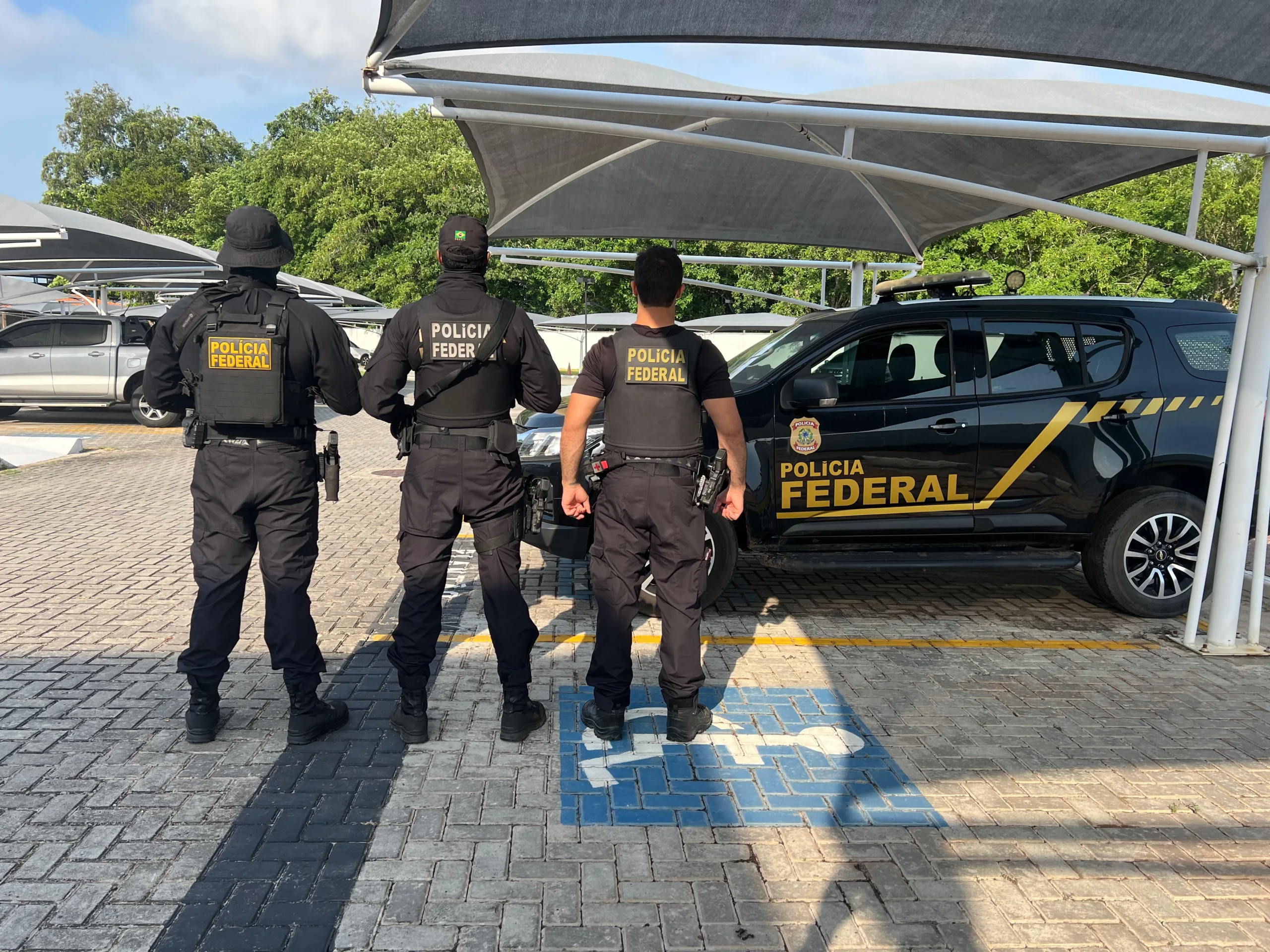 A Polícia Federal deflagrou na manhã desta quinta-feira (14/11), a Operação Rastreio, em combate ao tráfico interestadual de entorpecentes e à Lavagem de Dinheiro.