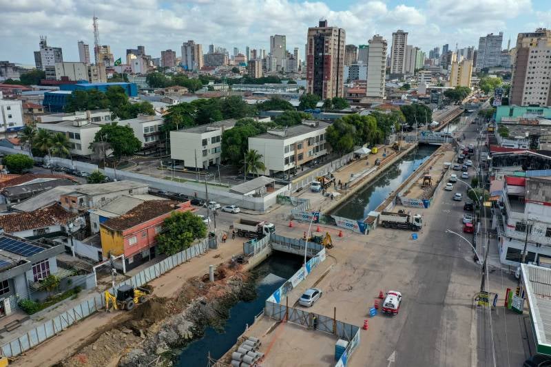 Confira as mudanças temporárias nos ônibus de Belém devido às obras no Parque Linear da Av. Tamandaré. Veja os itinerários alternativos.