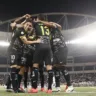 Em mais uma grande atuação, o Alvinegro não deu chances para o Vasco e atropelou o rival por 3 a 0