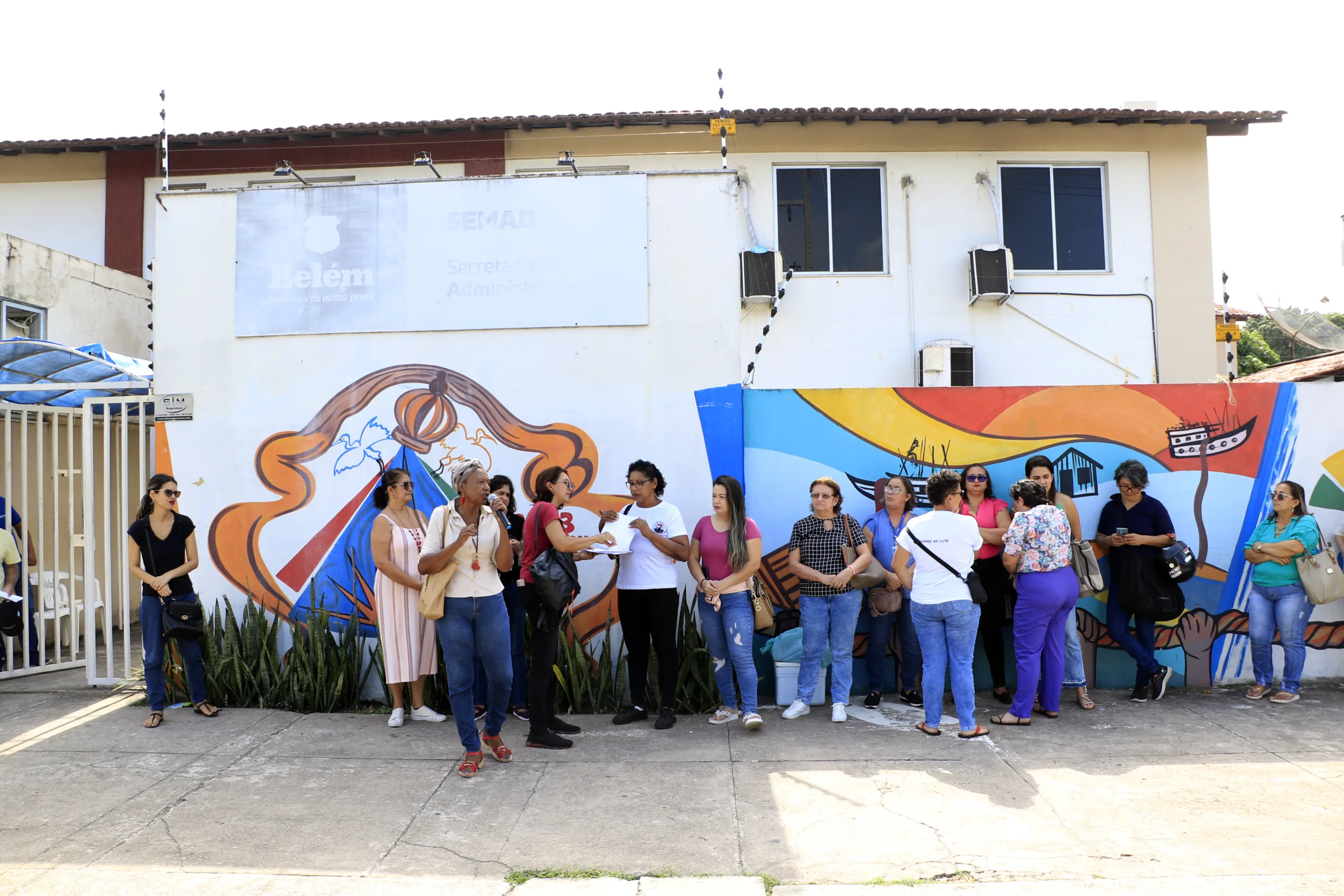 Ato público ocorreu em frente à Secretaria Municipal de Administração . Foto: Celso Rodrigues