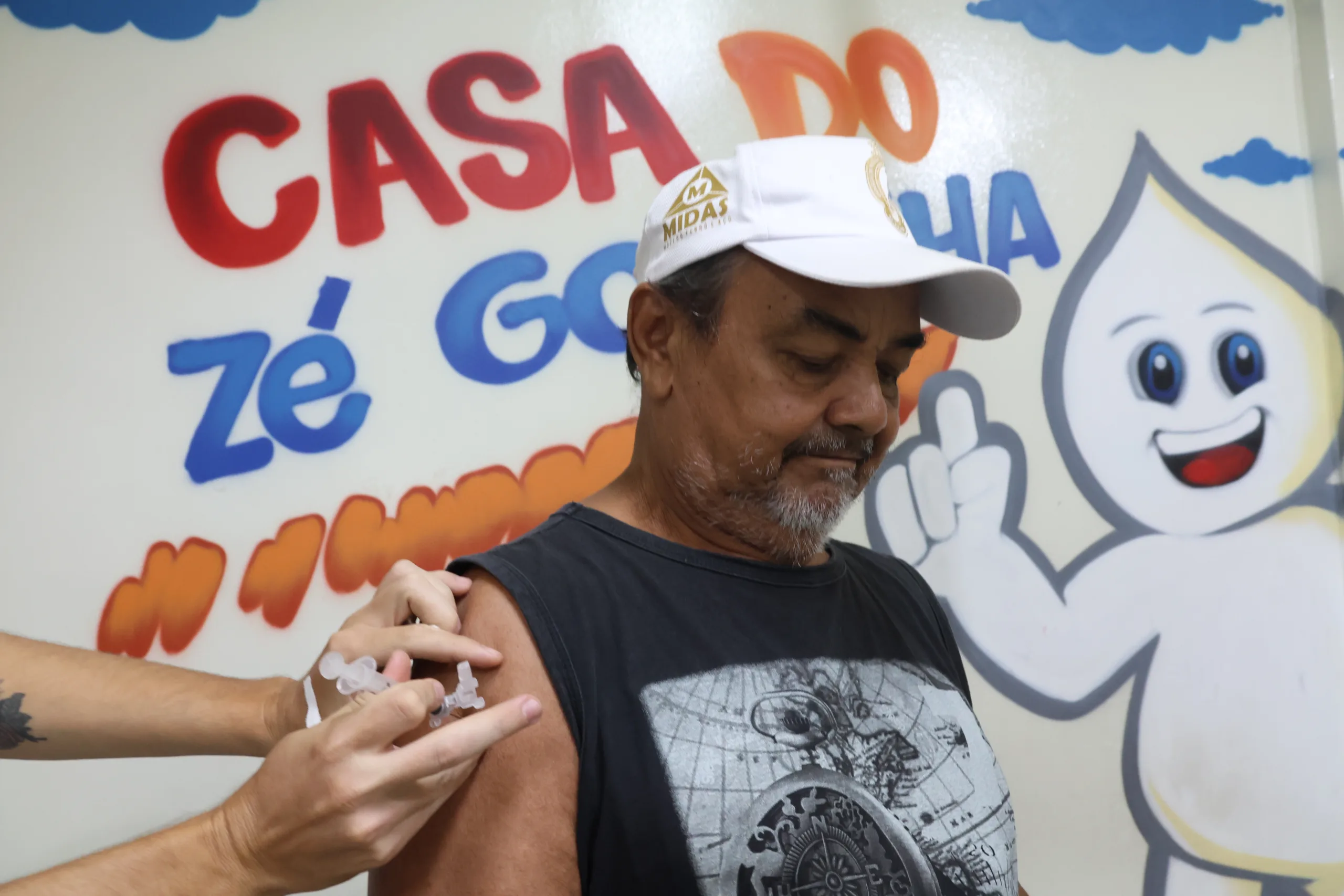 Luiz Gama tirou um tempo e foi se vacinar na Unidade Básica de Saúde de Fátima: “É uma questão de precaução  Foto: Irene Almeida