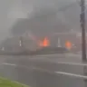 O acidente foi na avenida das Hortênsias, que liga Gramado a Canela, e algumas lojas foram atingidas pelo avião.