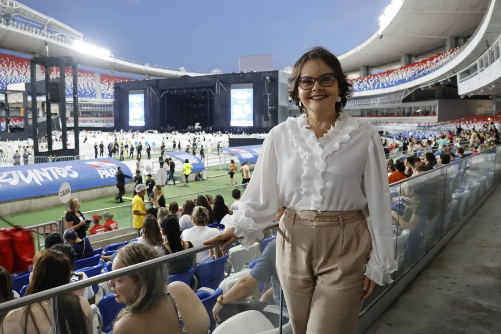 Ana Cândida Ávila, 53, nutricionista, disse que seu maior sonho era estar presente em um show do rei.