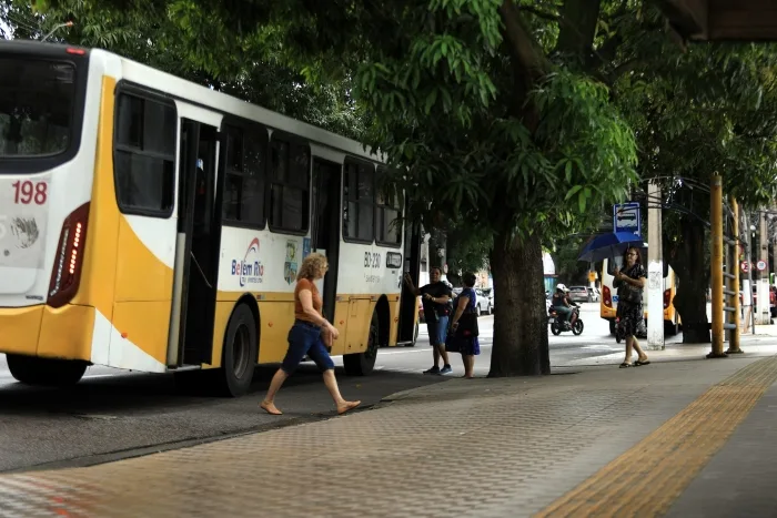 Empresa Belém Rio é processada por descumprimento da lei de gratuidade no transporte coletivo durante as eleições municipais.