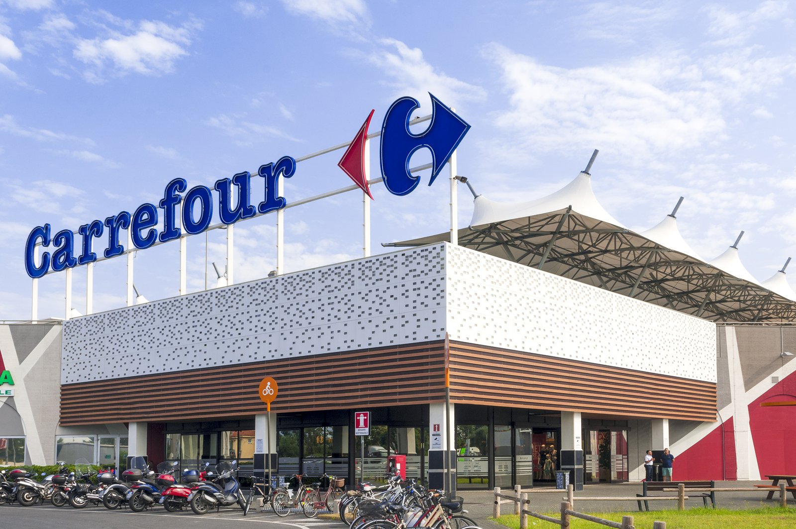 O Grupo Carrefour está com 5,9 mil vagas de emprego abertas em várias regiões do país, especialmente na área operacional de suas unidades.