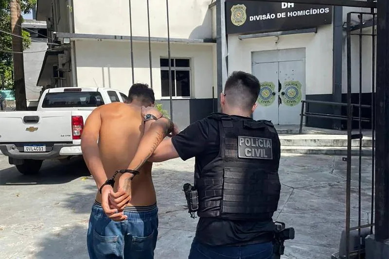 A Polícia Civil do Pará concluiu a operação "Última Volta", que resultou no cumprimento de cinco mandados de prisão preventiva contra homens envolvidos no homicídio de um policial militar, ocorrido em janeiro deste ano, em Belém, na tarde desta quarta-feira, 4.