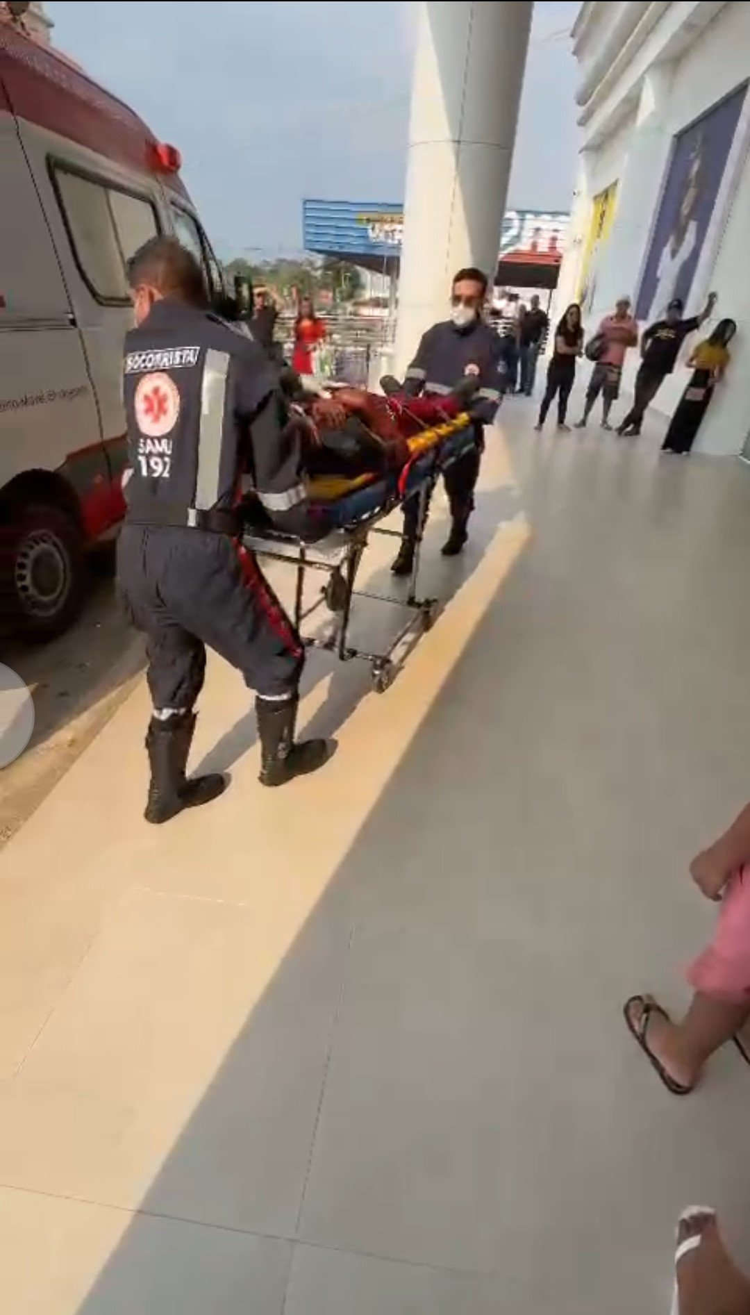 Gerou pânico uma ação descontrolada de um homem dentro de uma loja da Havan, na cidade de Marabá, na região sudeste do Estado, depois de tentar matar a ex-companheira. Ele acabou alvejado por uma policial penal que fazia compras no local.