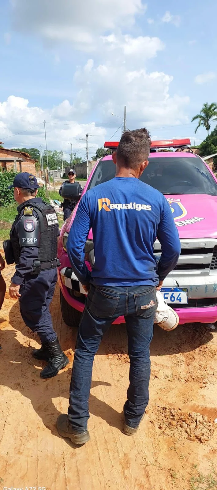 De acordo com as informações, da Polícia Civil, o homem entrou no quarto da enteada e mostrou o pênis e ainda oferecendo dinheiro para que a vítima tirasse a roupa.