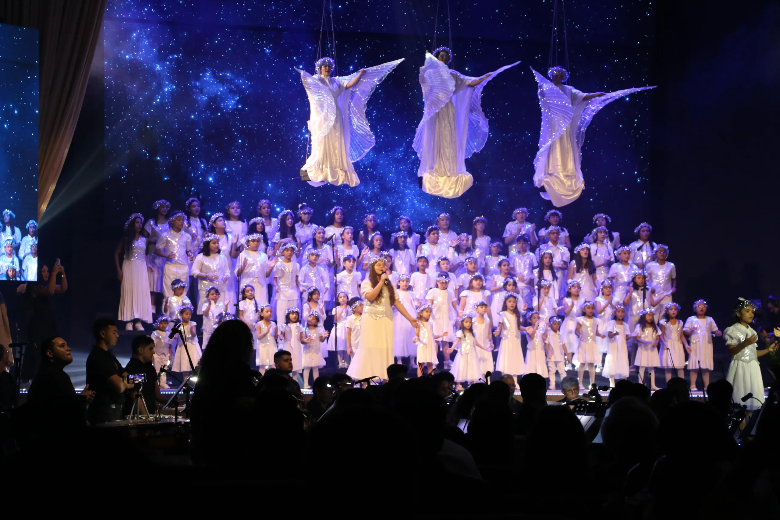 Descubra a tradição natalina de Belém com a cantata “Jesus, a Luz do Mundo”. Um show emocionante que celebra o nascimento de Jesus.