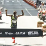 A queniana Agnes Keino, de 36 anos, e o queniano Wilson Too, de 33, foram os vencedores da Corrida Internacional de São Silvestre de 2024