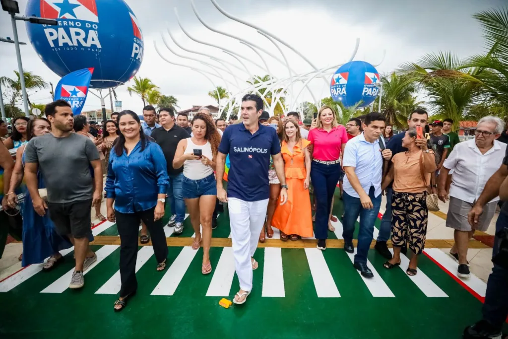 Helder Barbalho, falou da importância da nova passarela urbana de acesso à Praia do Maçarico para o fortalecimento turístico e econômico de Salinópolis.