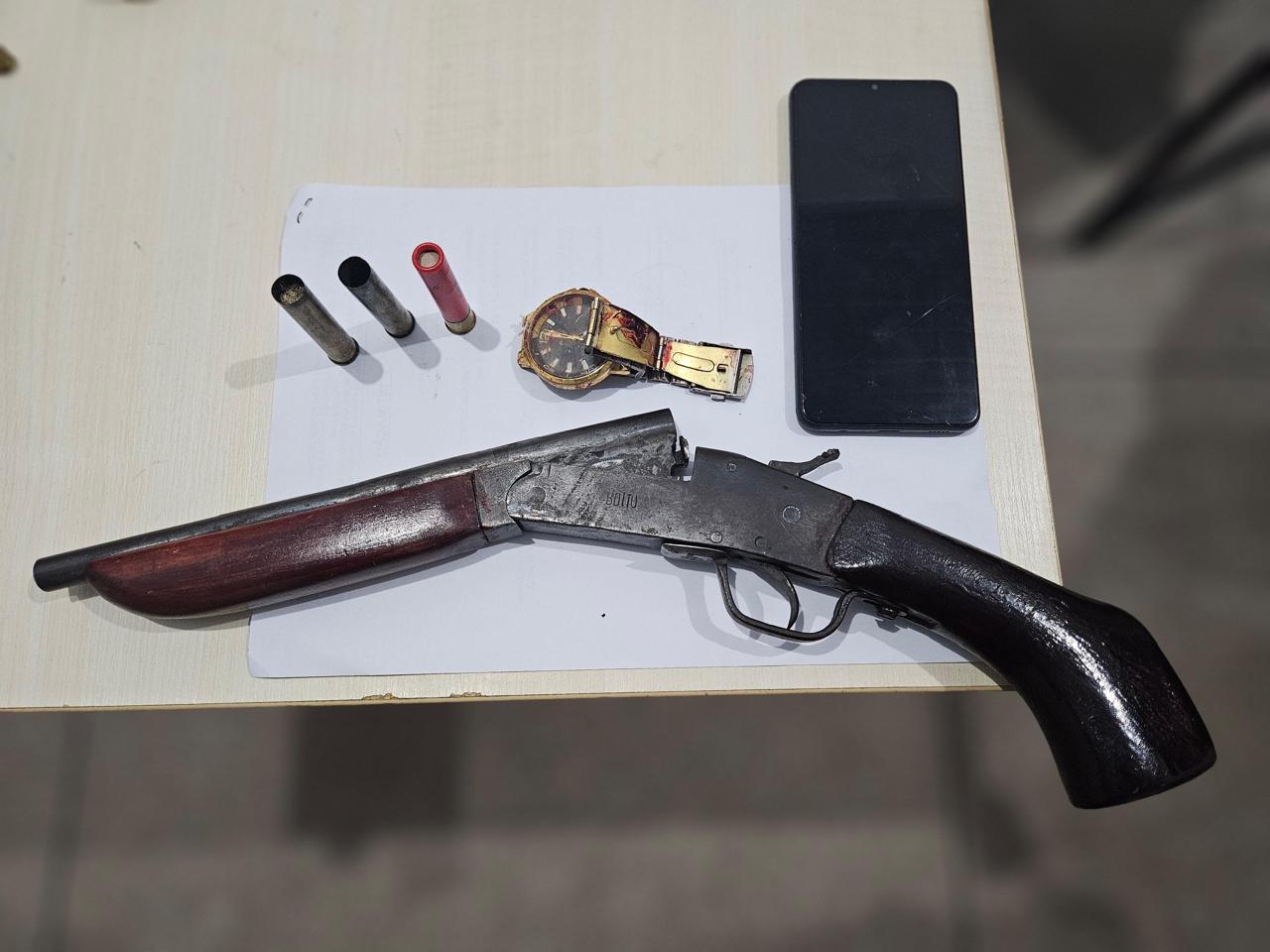 Na manhã de sexta-feira (29), por volta das 10h30min, um suspeito foi morto durante uma troca de tiros com a Polícia Militar, no município de Irituia