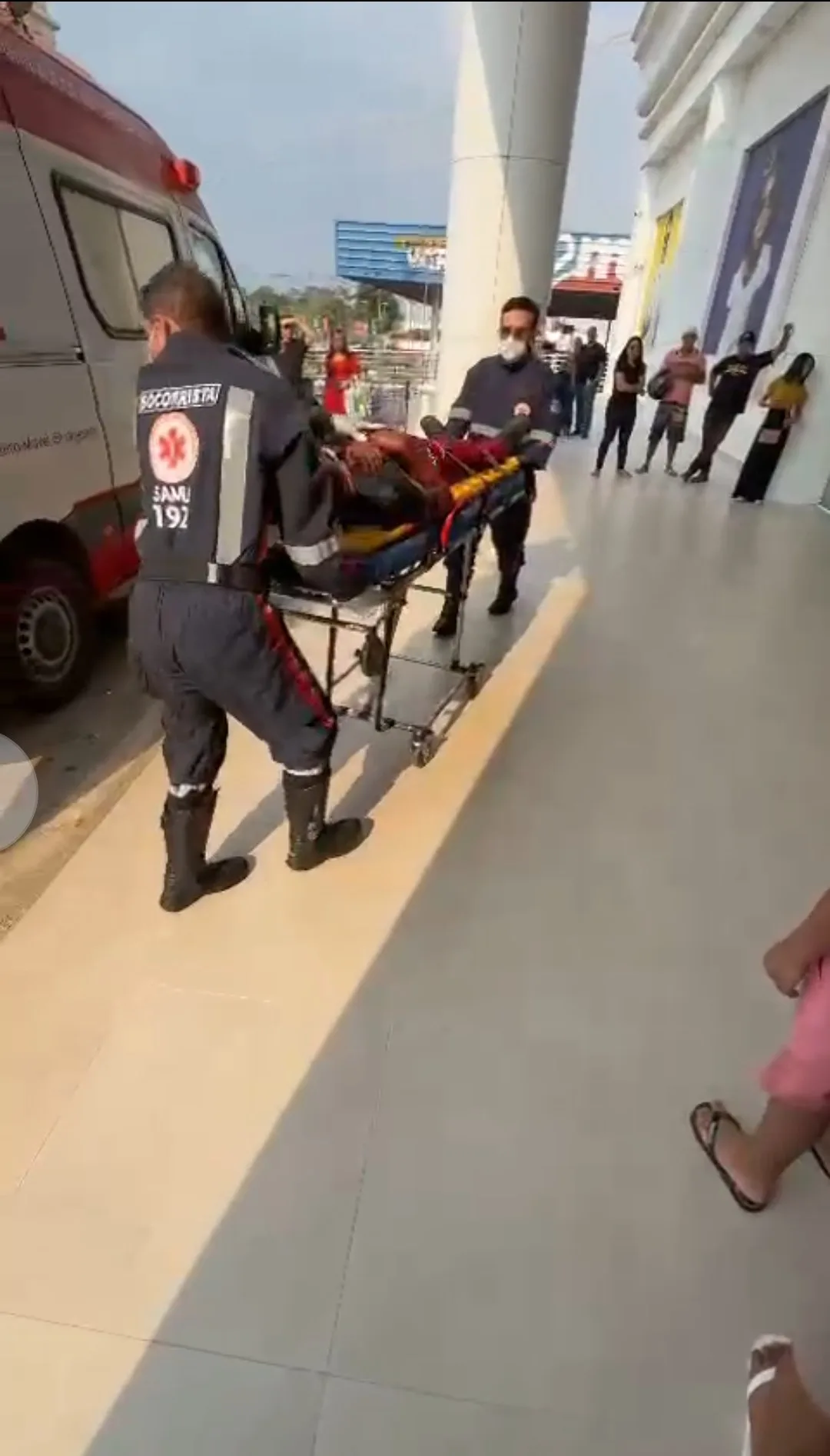 Gerou pânico uma ação descontrolada de um homem dentro de uma loja da Havan, na cidade de Marabá, na região sudeste do Estado, depois de tentar matar a ex-companheira. Ele acabou alvejado por uma policial penal que fazia compras no local.