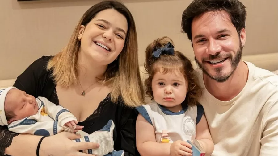 Viih Tube e Eliezer com os filhos Ravi e Lua 