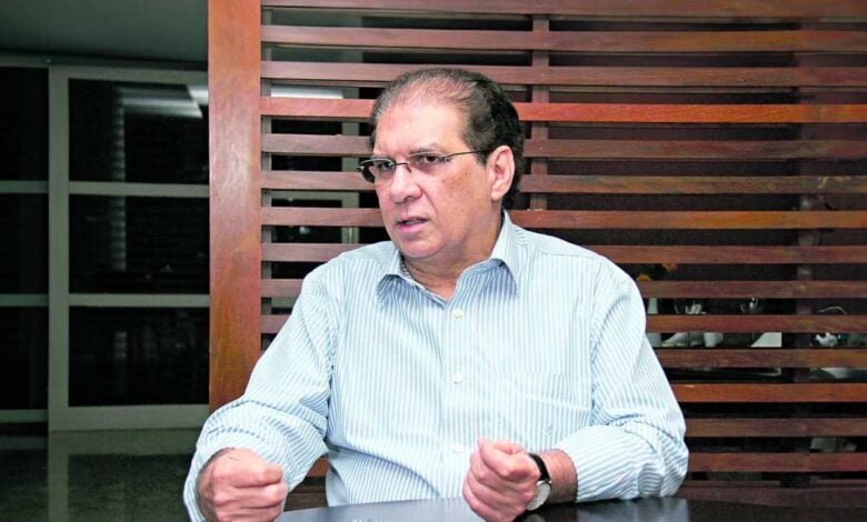 O parlamentar fez um apelo para que o ministro adote medidas urgentes para reduzir o tempo de espera das filas, sobretudo  com relação às neoplasias que afetam as mulheres, como o câncer de colo de útero, mama, entre outros.
